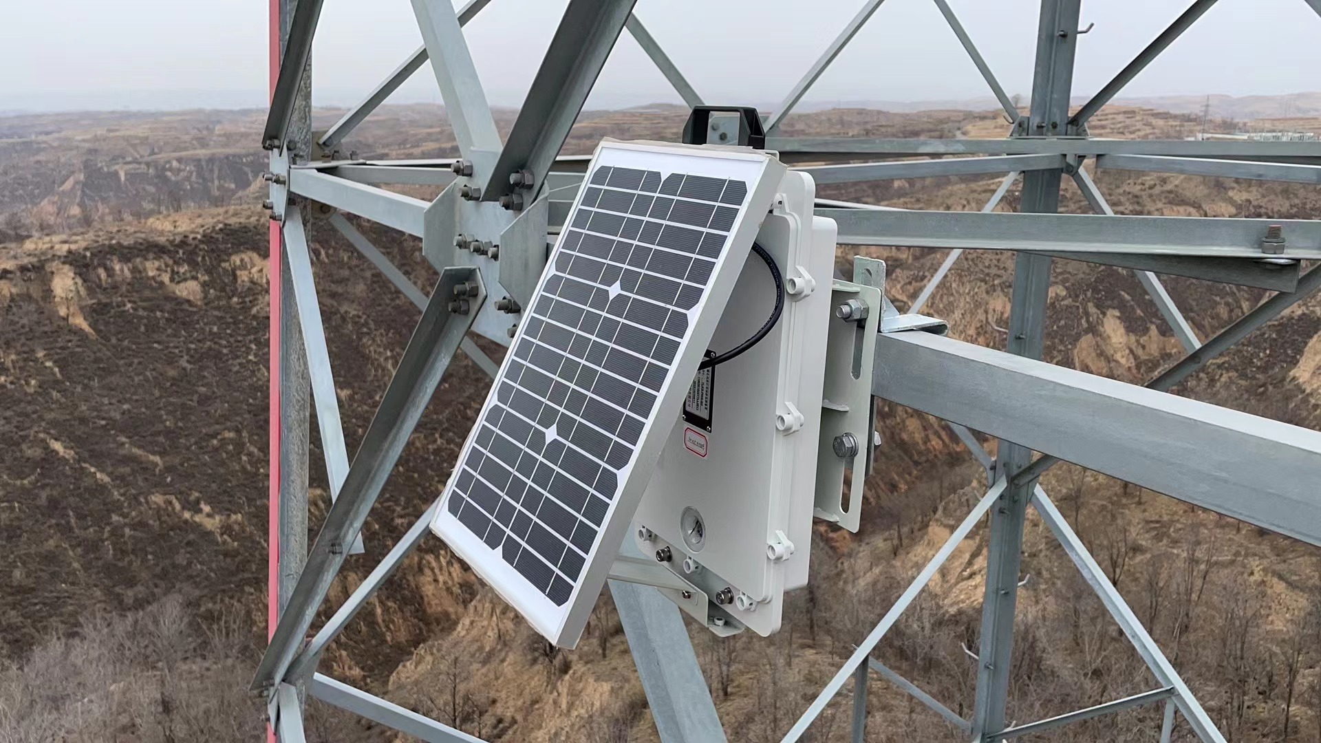 電力桿塔偏斜角度實(shí)時測量裝置 電力桿塔偏斜角度實(shí)時測量裝置