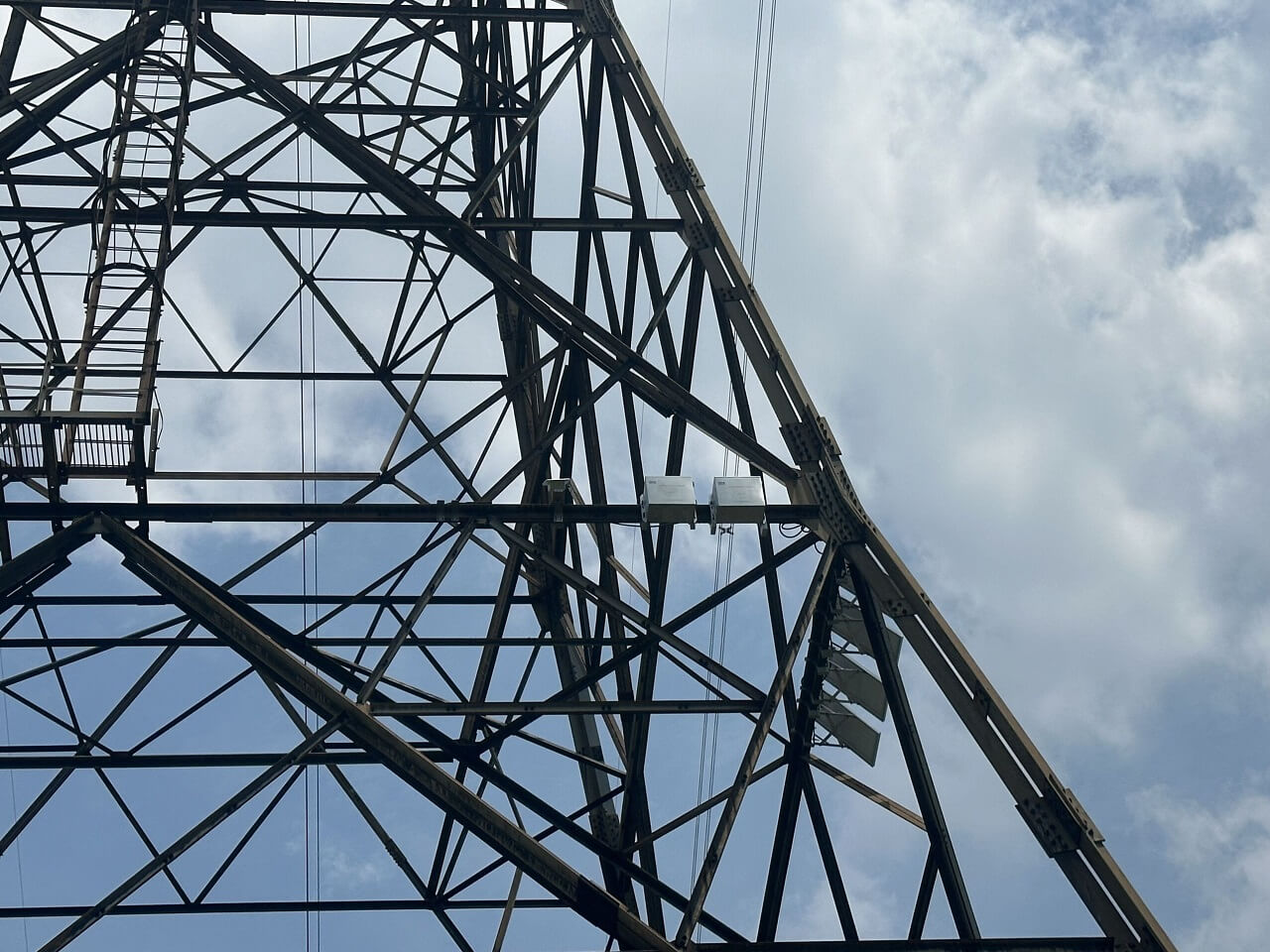 特力康線(xiàn)路舞動(dòng)裝置工程圖